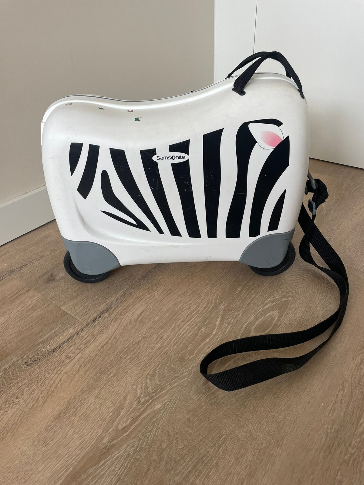 Samsonite kinderkoffer zebraprint met wieltjes, Hard kunststof, Minder dan 50 cm, Zo goed als nieuw, Minder dan 35 cm