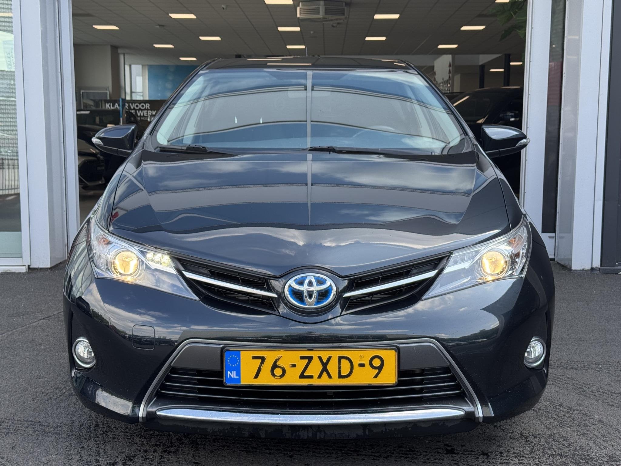 Toyota Auris 1.8 Hybrid Lease 17 inch | Airco | Parkeercamer, Auto's, Euro 5, Gebruikt, 4 cilinders, Start-stop-systeem