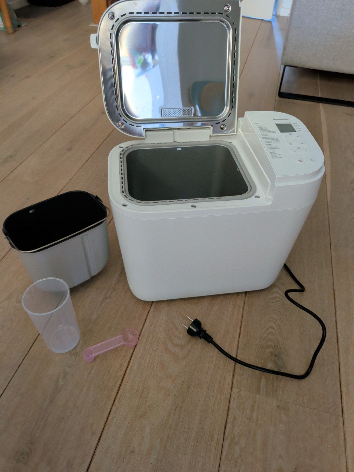 Broodbakmachine - Zo goed als nieuw, alleen ophalen, Met timer, 800 tot 1200 gram deeg, Ophalen of Verzenden, Zo goed als nieuw