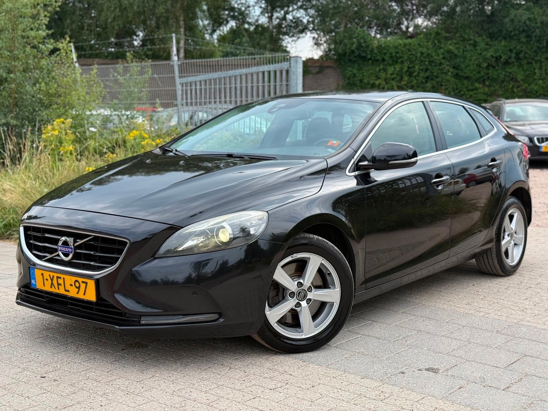 Volvo V40 2.0 D4 Ocean Race Business Airco Cruise Navi PDC, Voorwielaandrijving, Euro 5, Zwart, Bedrijf
