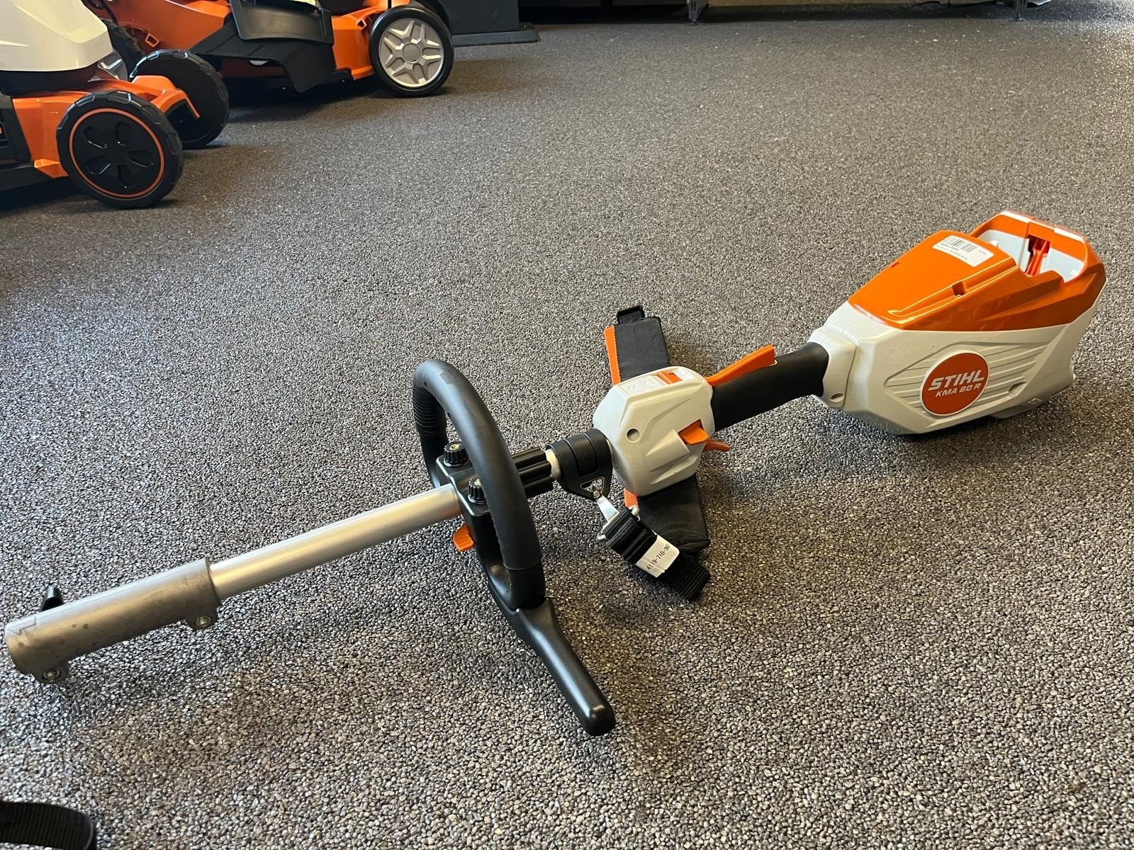 Stihl KMA 80 R Accu Kombimotor (Nieuw), Tuin en Terras, Grastrimmers, Stihl, Andreas Stihl AG & Co. KG, Stihl-Straße 45, 71336 Waiblingen, Duitsland