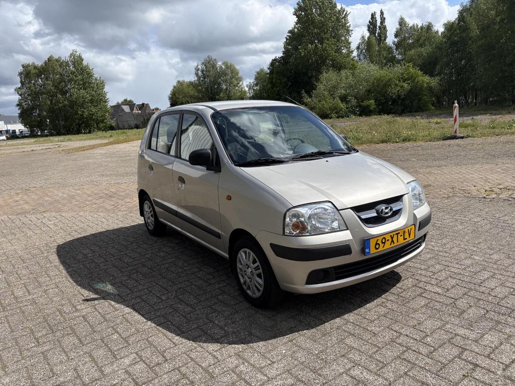 Hyundai Atos 1.1i Active Joy EXPORT ONLY!, Auto's, Hyundai, Voorwielaandrijving, Stof, 31 €/maand, 4 cilinders