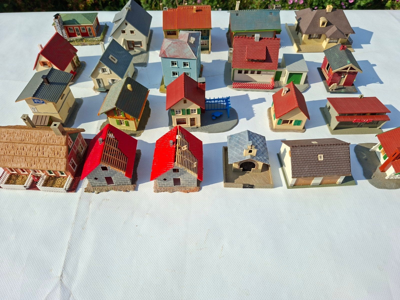 Huisje te koop aangeboden, Hobby en Vrije tijd, Modeltreinen | H0, Overige merken, Gebruikt, Gelijkstroom of Wisselstroom, Brug, Tunnel of Gebouw