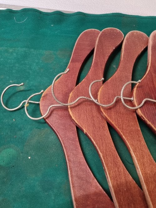 kleerhangers hout zes stuks vintage, Ophalen of Verzenden, 'T Olde Gre-j, Info@toldegrej.nl, Endepoelstraat 20f Didam