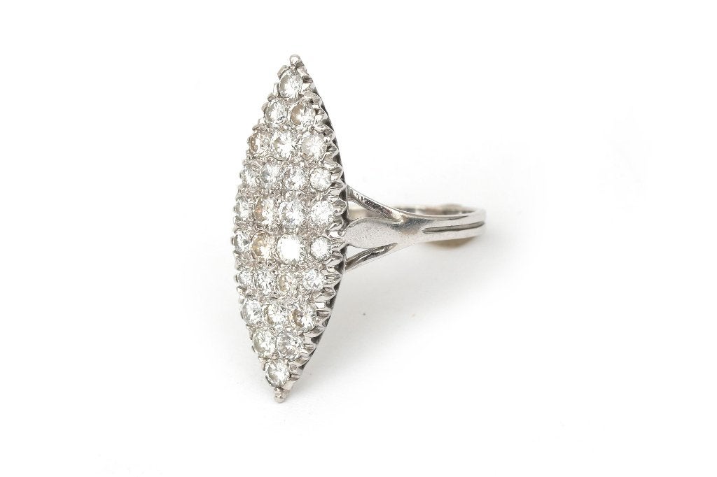 Diamant design ring 18 krt goud 28 diamanten markies design, Ophalen, Zo goed als nieuw, 17 tot 18, Met edelsteen