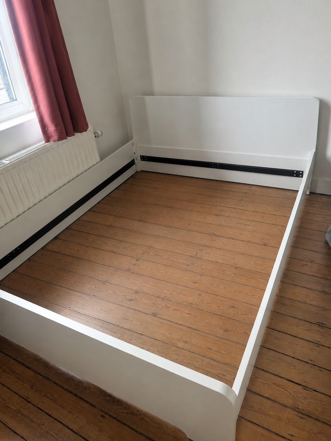 IKEA ASKVOLL Bedframe en lattenbodem 140x200 cm - Wit, Overige materialen, Gebruikt, Modern, Scandinavisch, Wit