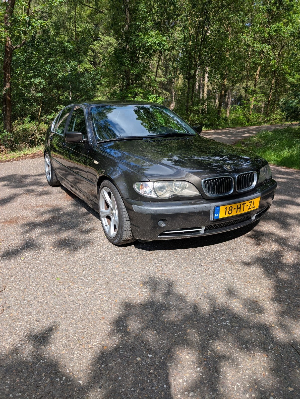 BMW E46 330i Sedan – Individual kleur | NW APK, Auto's, BMW, Automaat, 1440 kg, Zwart, Zwart