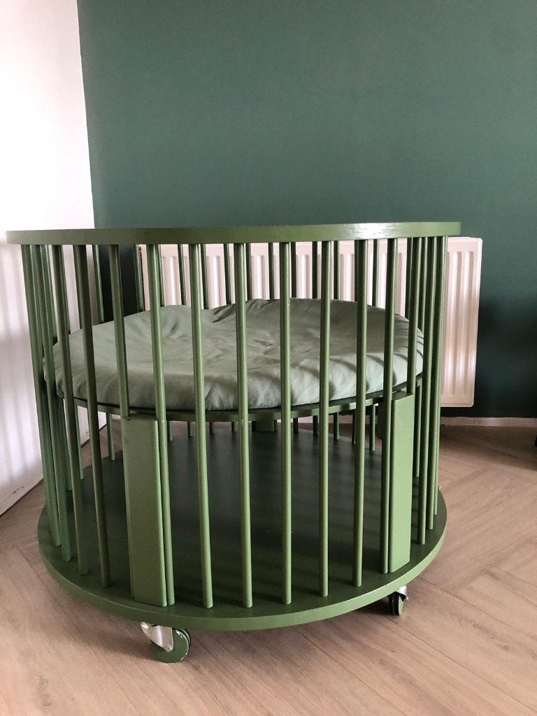 Leuke houten groen geschilderde ronde box, Kinderen en Baby's, Boxen, Ophalen, Gebruikt, Rond, In hoogte verstelbaar