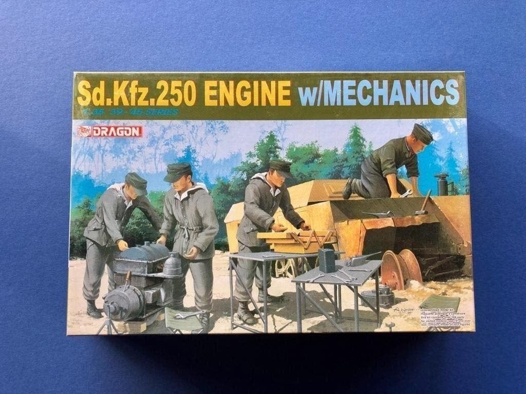 Dragon	6112	Sd.Kfz. 250 Engine w/Mechanics	1/35, Verzenden, Nieuw, 1:35 tot 1:50