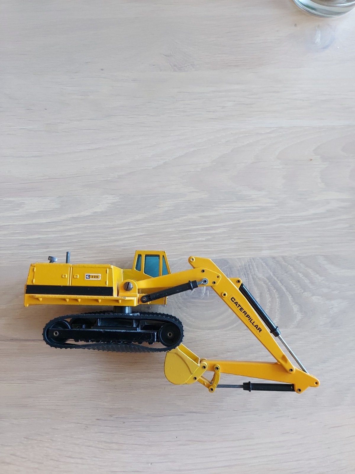 Caterpillar 225 graafmachine, Ophalen of Verzenden, Groter dan 1:32, Overige merken
