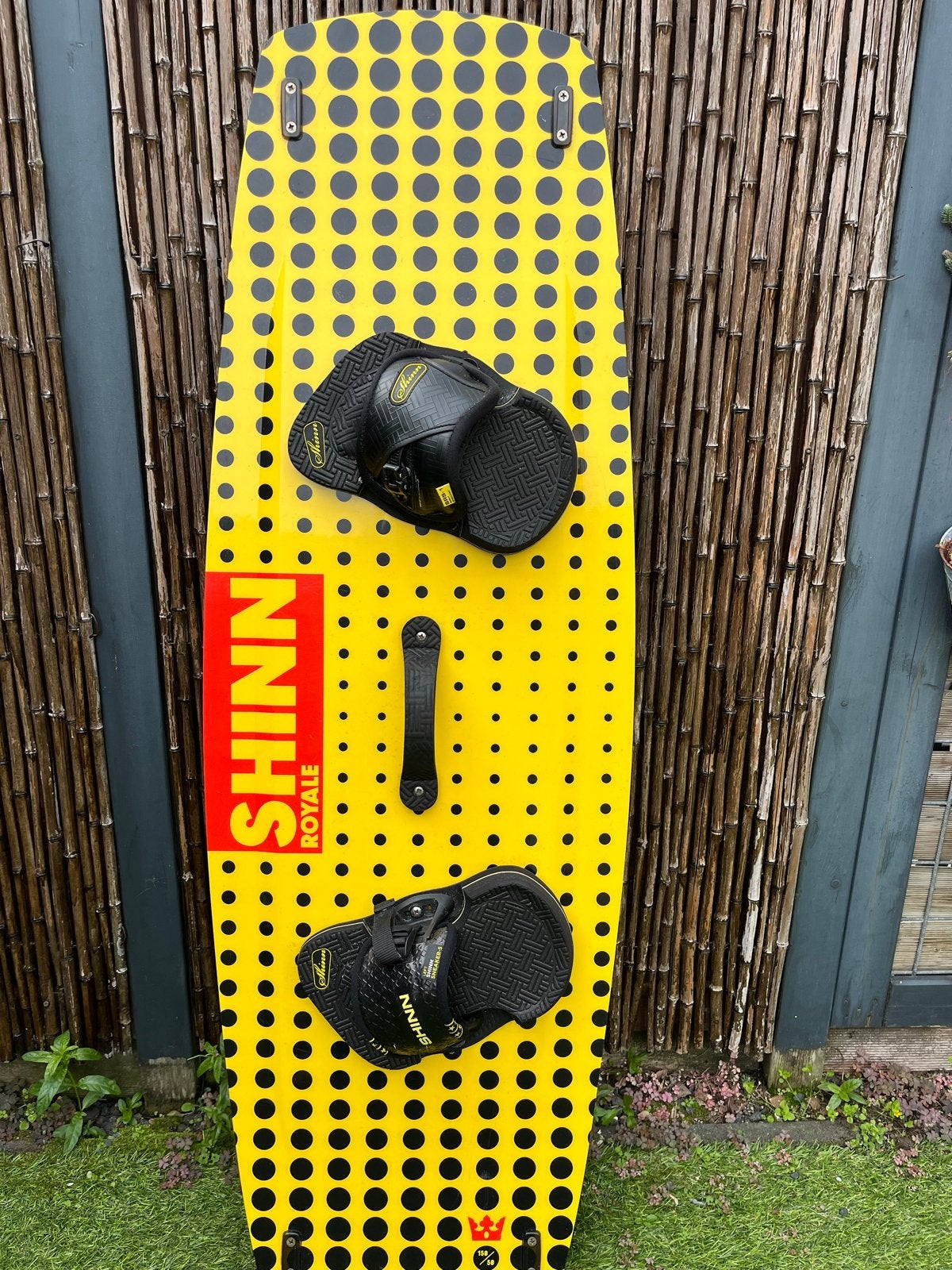 Shinn Royale King Gee Twintip Kiteboard 158/50, Watersport en Boten, Ophalen, Zo goed als nieuw, Overige typen, Met vinnen