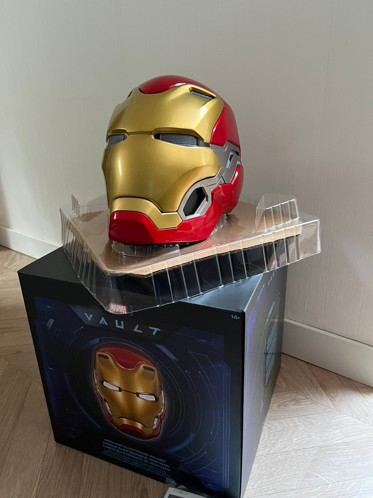 Iron Man Electronic Helm met licht en geluid, Marvel Vault, Ophalen of Verzenden, Nieuw, Actiefiguur of Pop