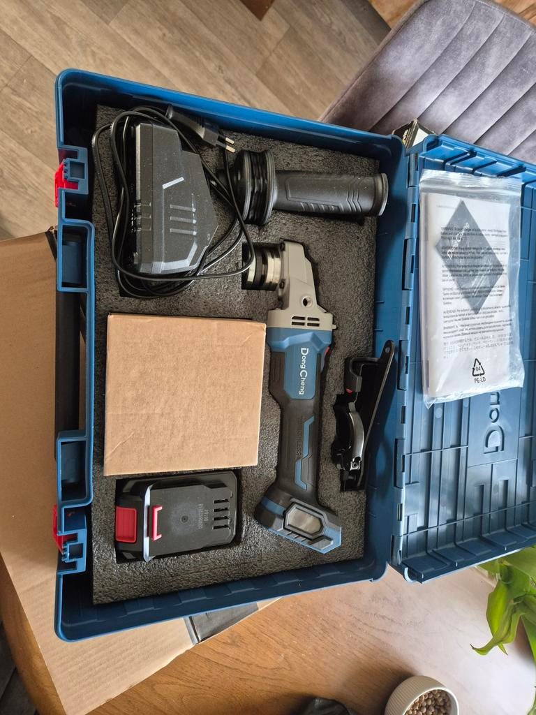 Accu slijptol - Zo goed als nieuw, Doe-het-zelf en Verbouw, Gereedschap | Slijpmachines, Ophalen, Zo goed als nieuw, Minder dan 700 watt