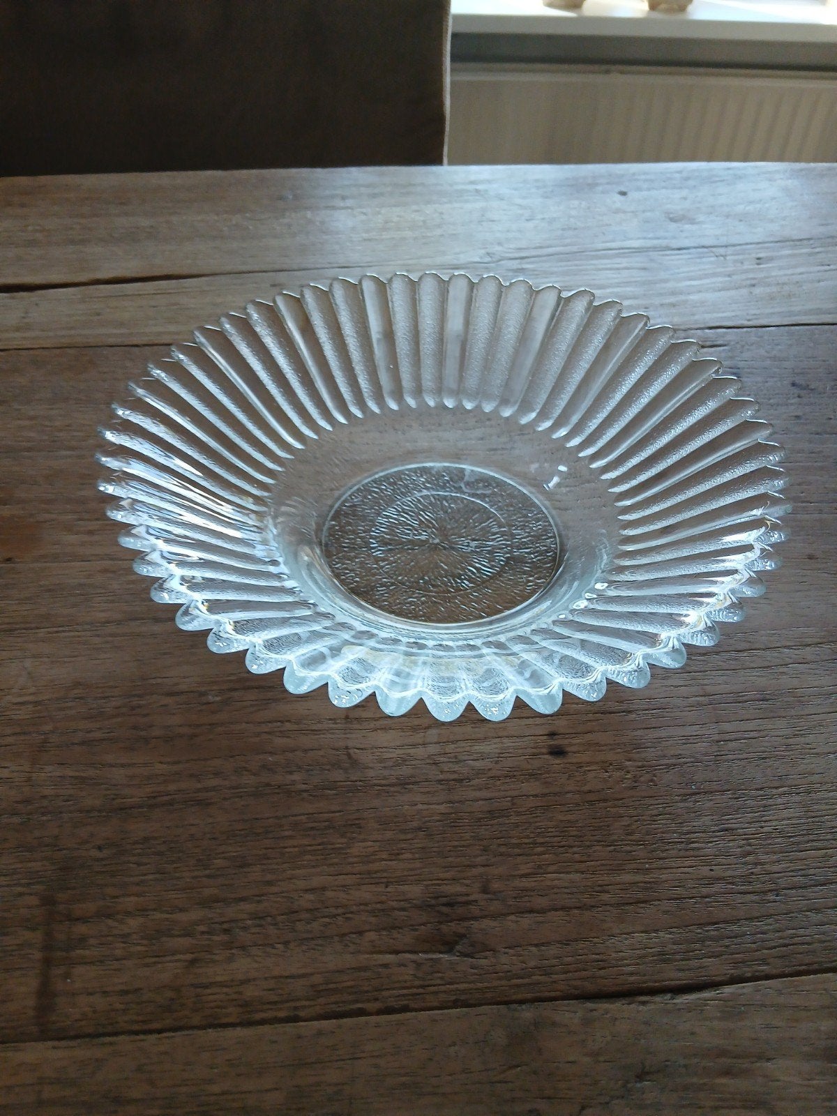 Decoratief glazen schaaltje met geribbelde rand, Antiek en Kunst, Ophalen of Verzenden
