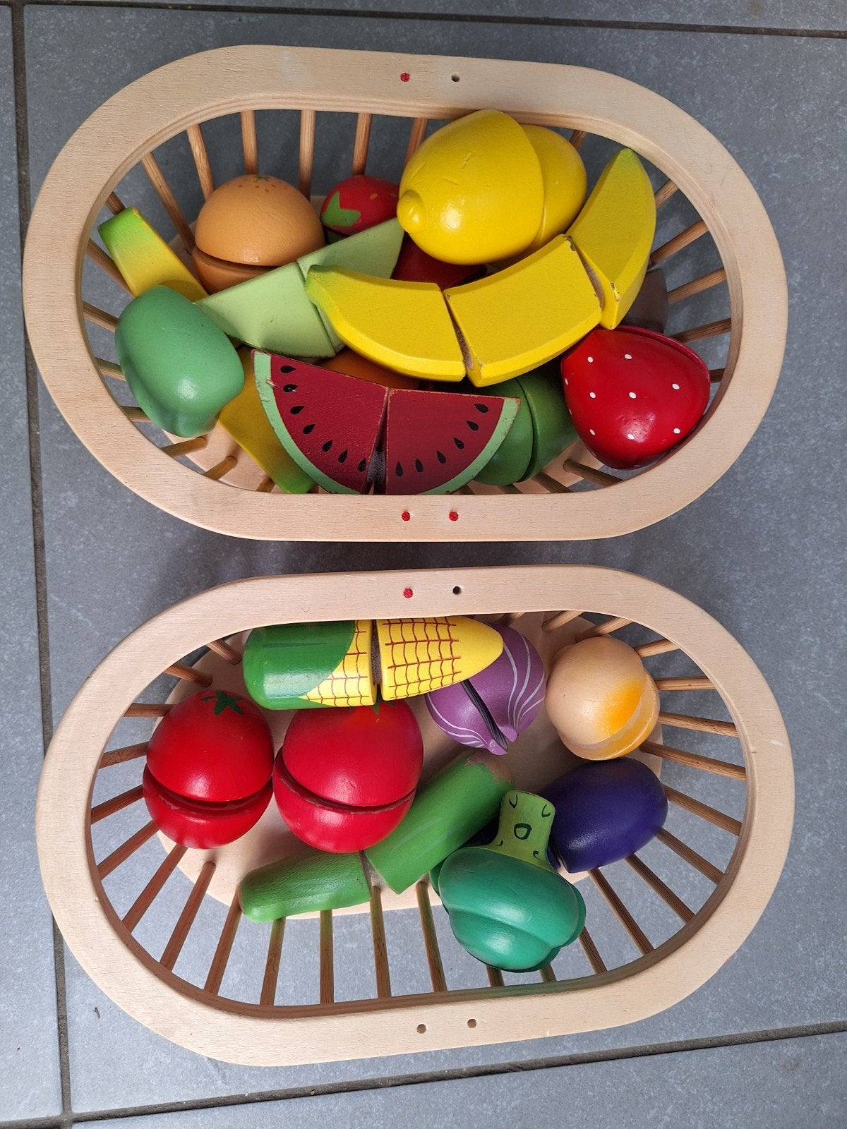 New classic toys speelfruit speelgroente snijfruit hout, Kinderen en Baby's, Speelgoed | Houten speelgoed, Ophalen, Gebruikt