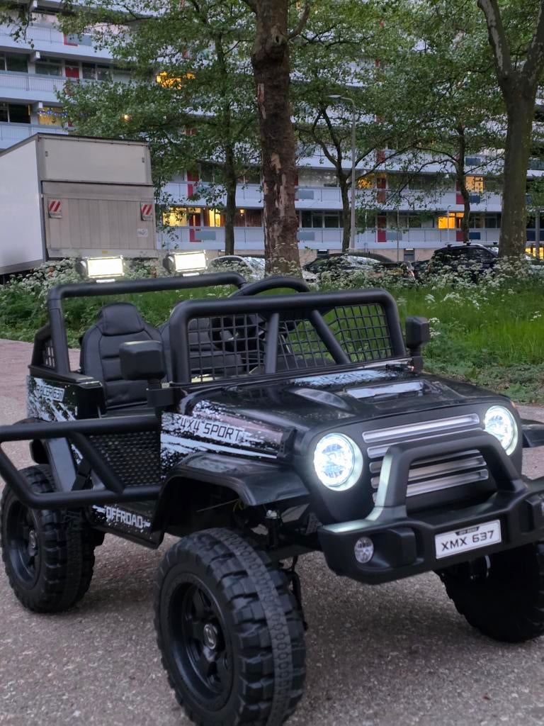 Elektrische kinderauto  Jeep 4x4  24V met afstandsbediening, Ophalen of Verzenden, Zo goed als nieuw