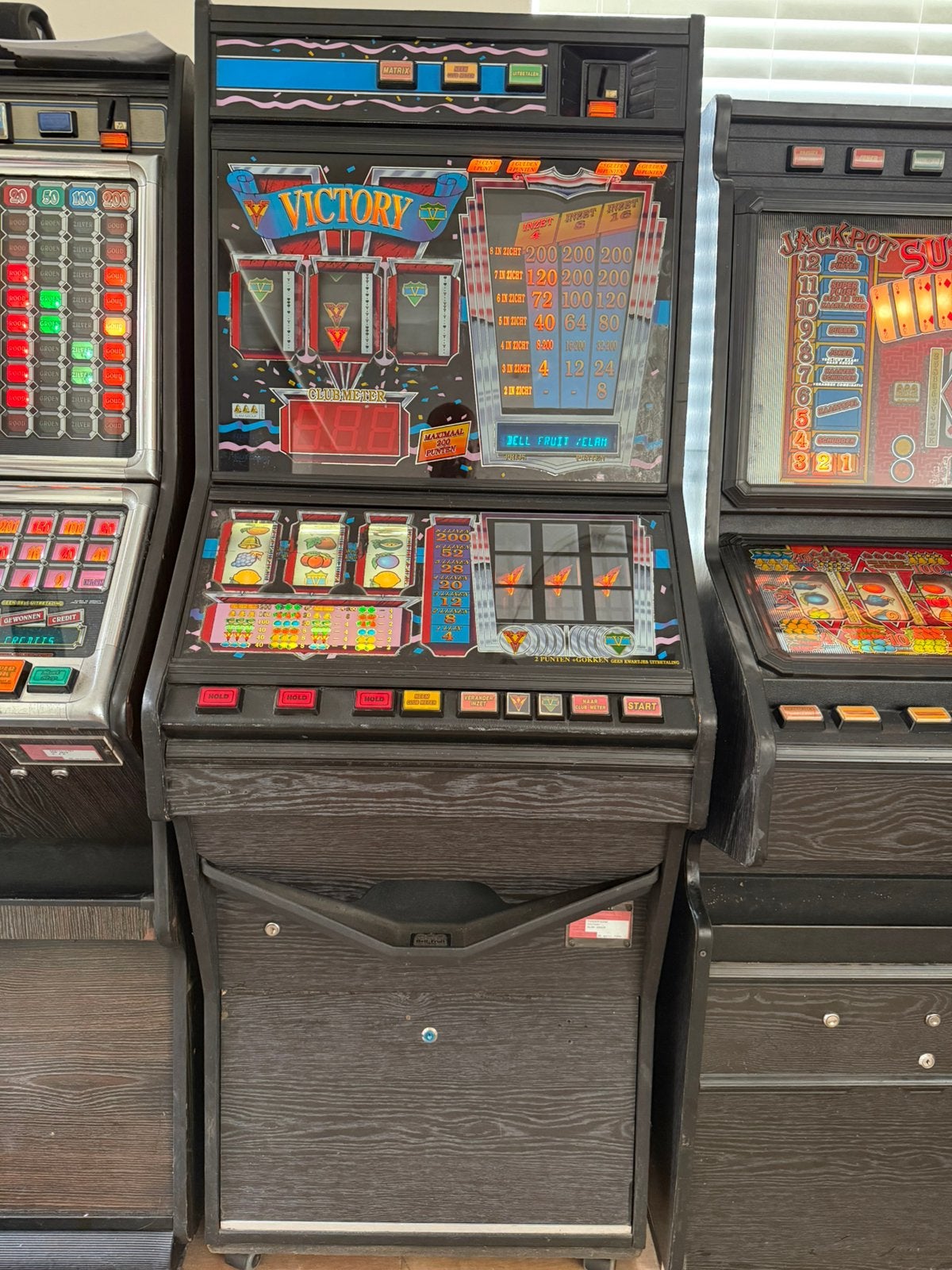 Victory gokkast, Verzamelen, Automaten | Gokkasten en Fruitautomaten, Gulden, Ophalen, Gebruikt, Met sleutels