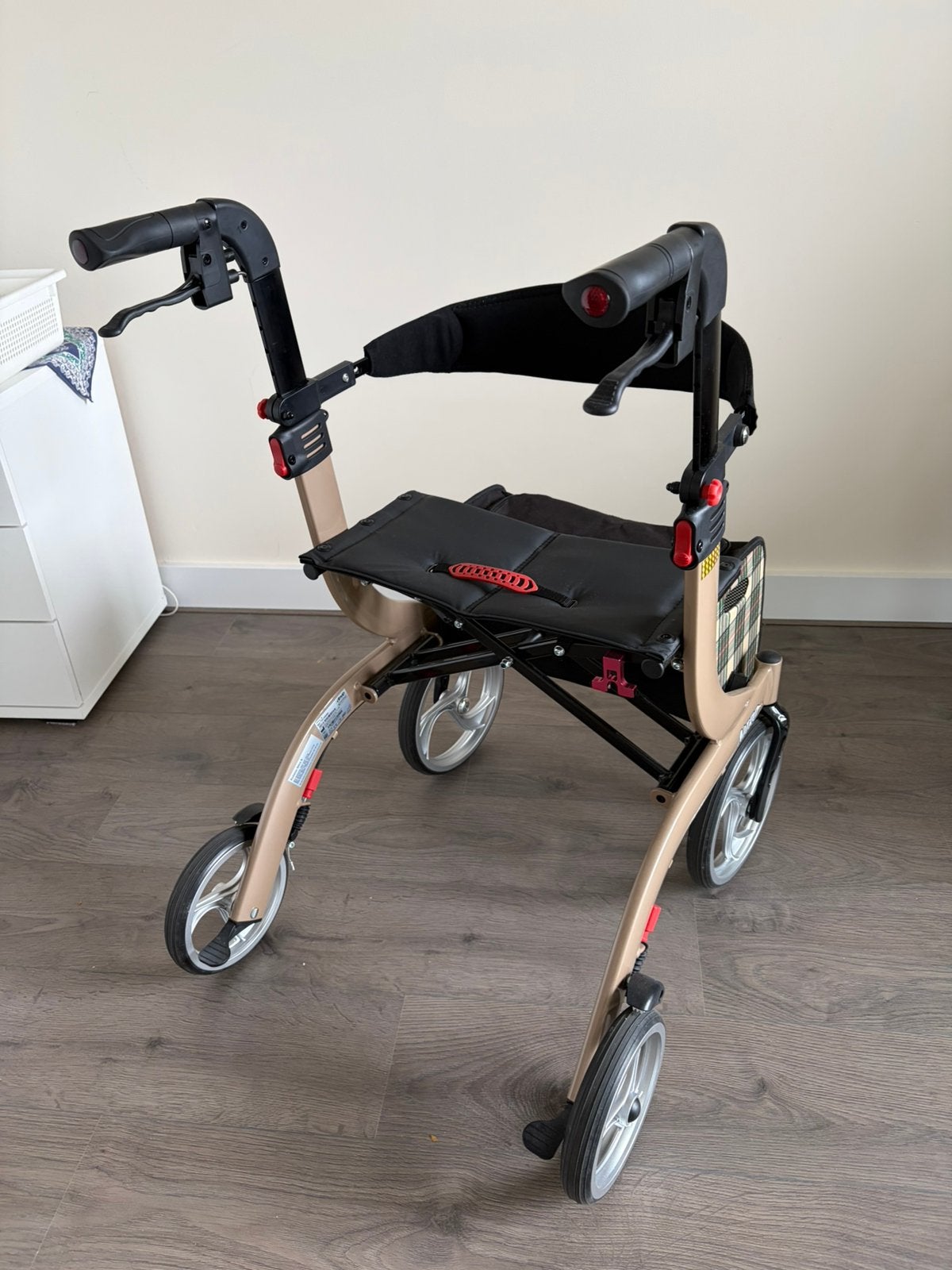 Rollator - nieuw, Diversen, Ophalen, Zo goed als nieuw