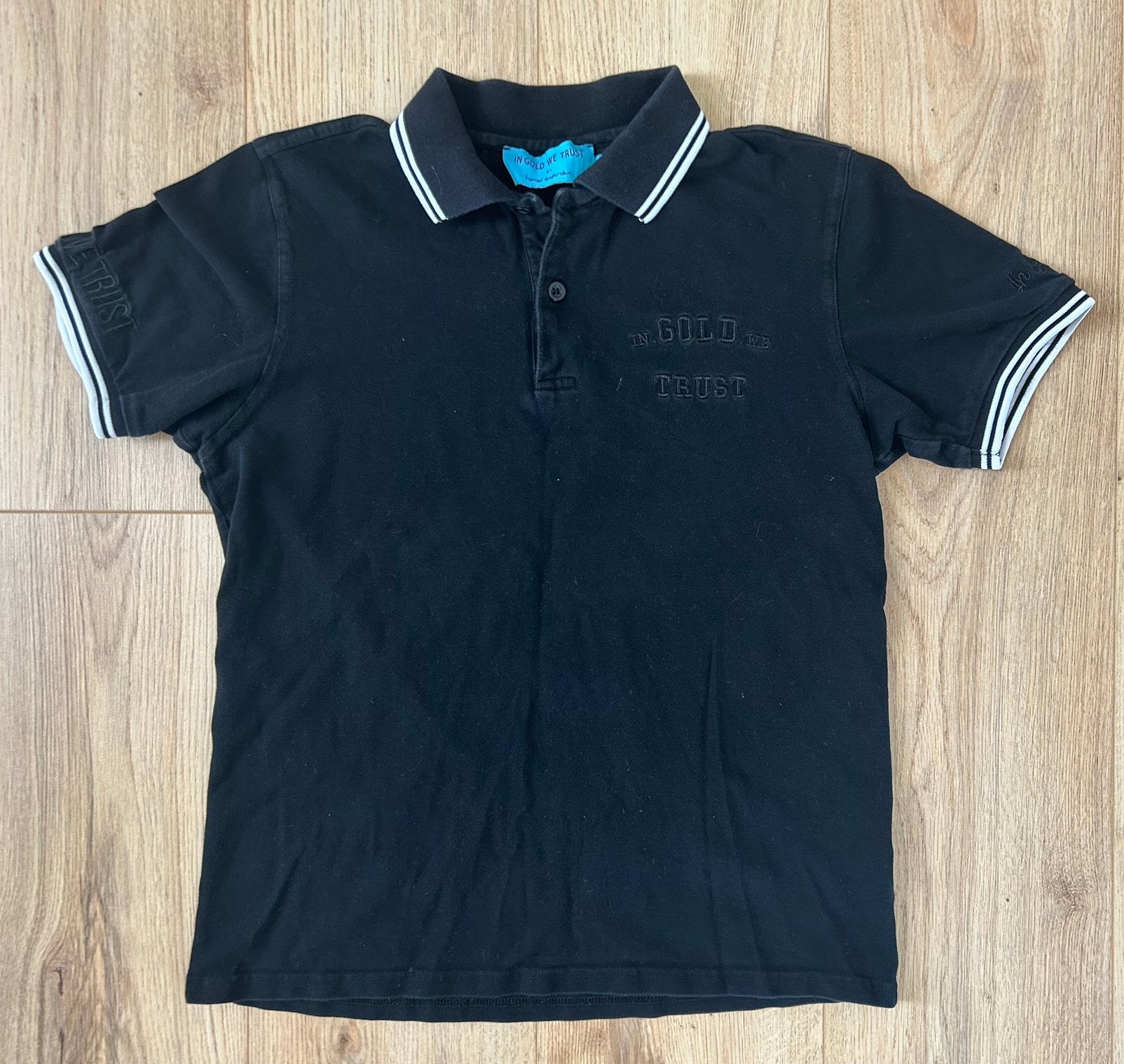 In Gold We Trust polo korte mouw kraag boord zwart 152 / 158, Ophalen of Verzenden, Gebruikt, Jongen, Shirt of Longsleeve
