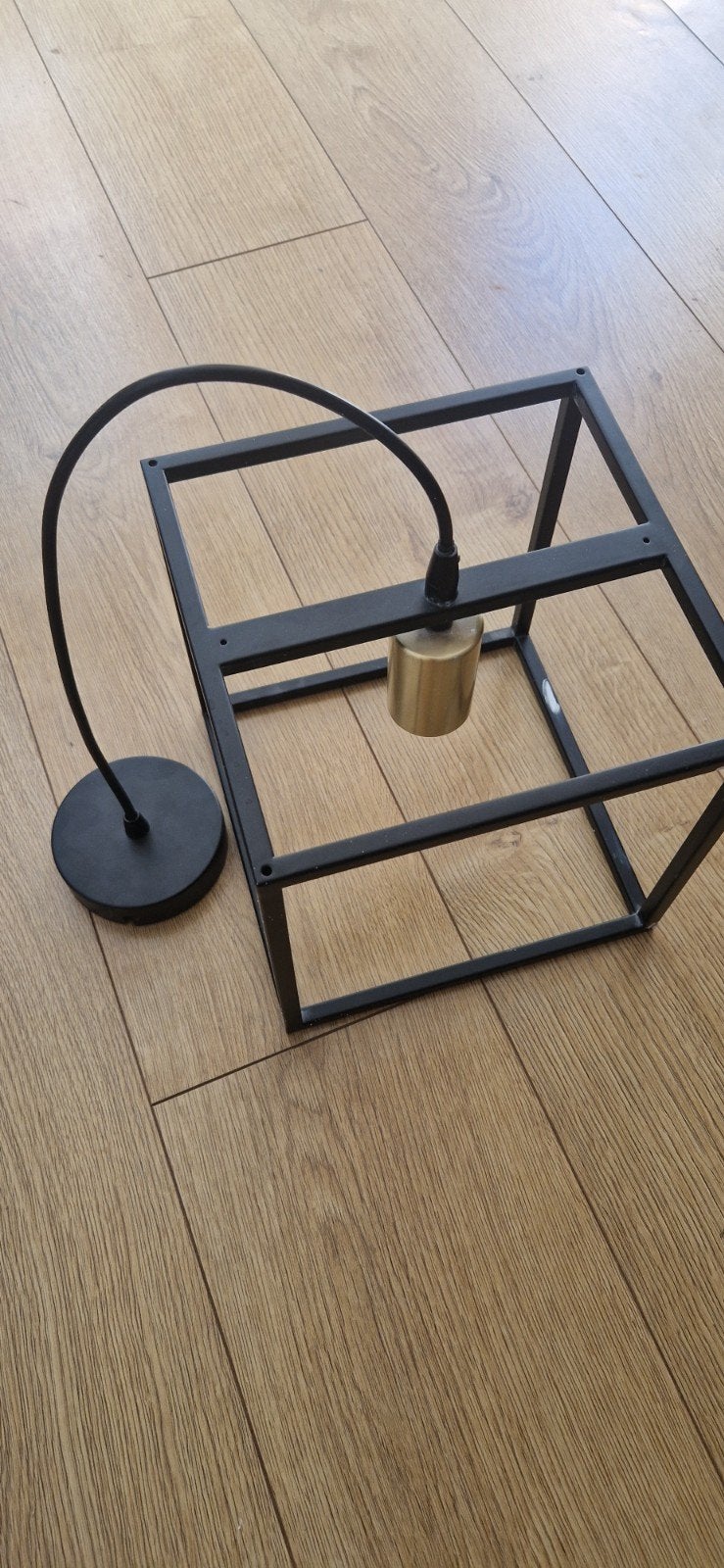 Moderne Zwarte Kubus Hanglamp met Gouden Fitting, Modern, Industrieel, Minimalistisch, Zo goed als nieuw, Metaal, E27 (groot)