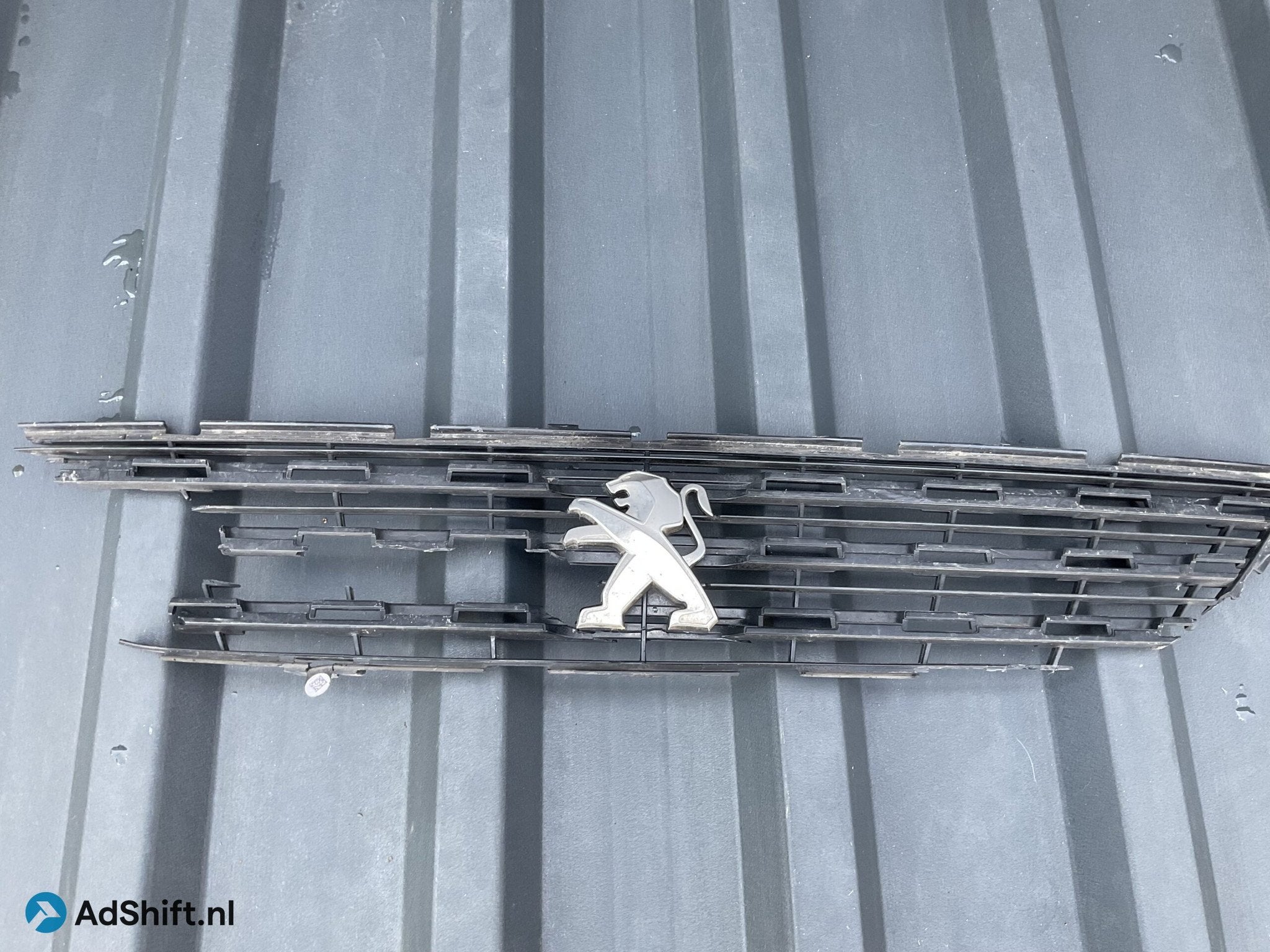 Bumper Grill Peugeot 308 AA38247938 Gril Logo Pe-21226