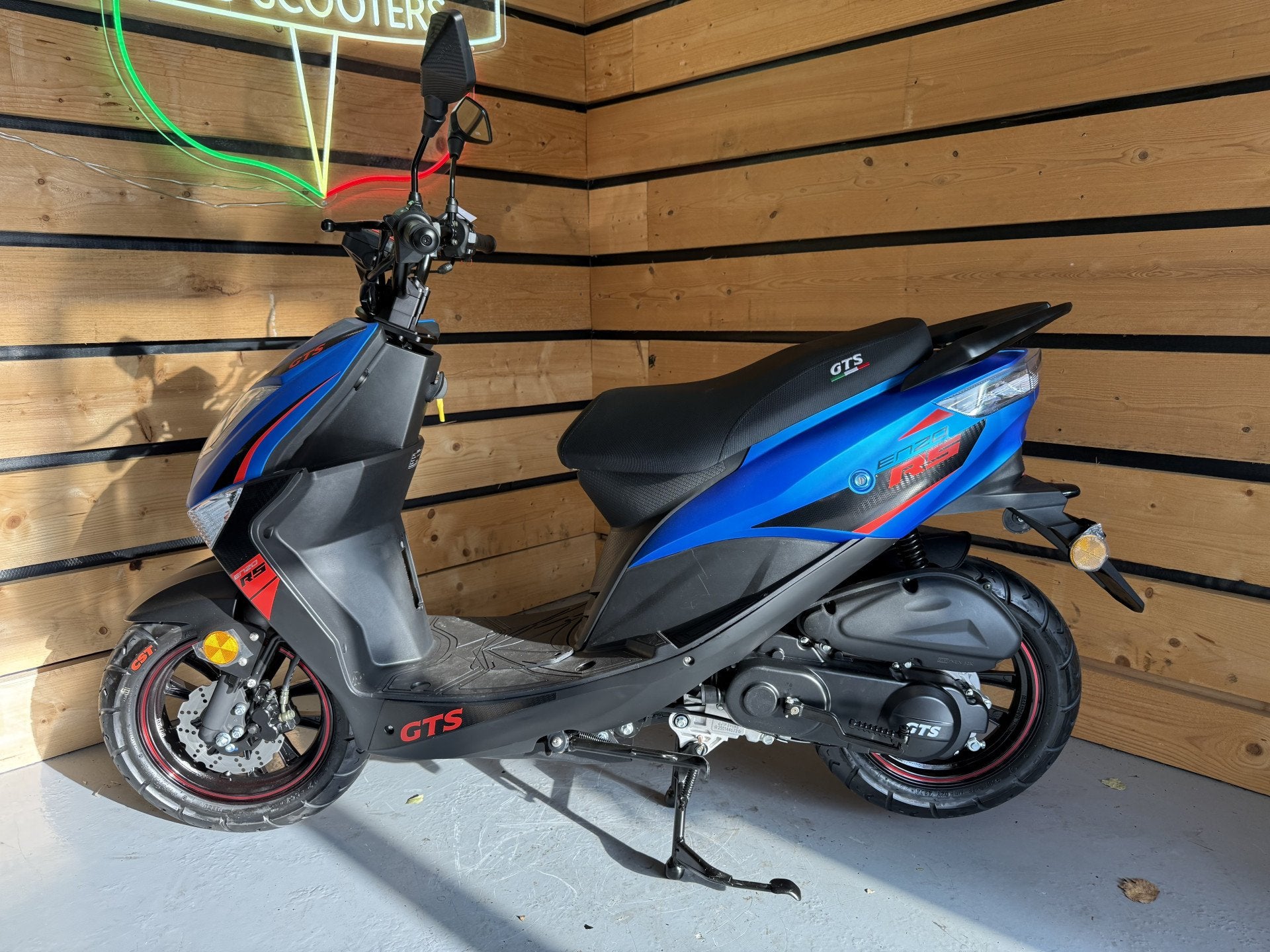 GTS Enzo NIEUW, Bruin Scooterservice, Gts, Jos@bruinautoservice.nl, Nieuw