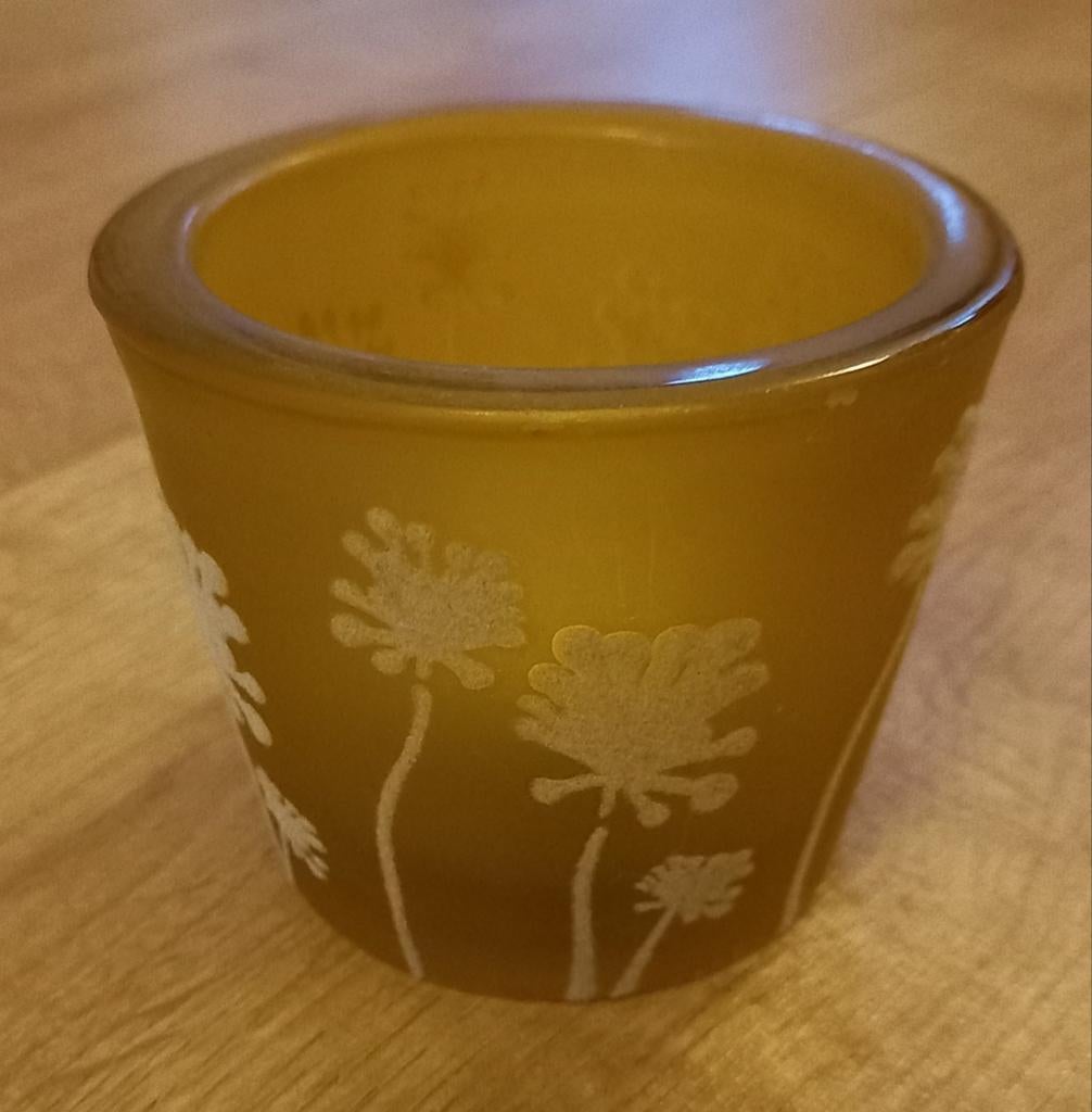 Goudgele glazen waxinelichthouder met bloemen, Overige materialen, Gebruikt, Overige kleuren, Ophalen of Verzenden