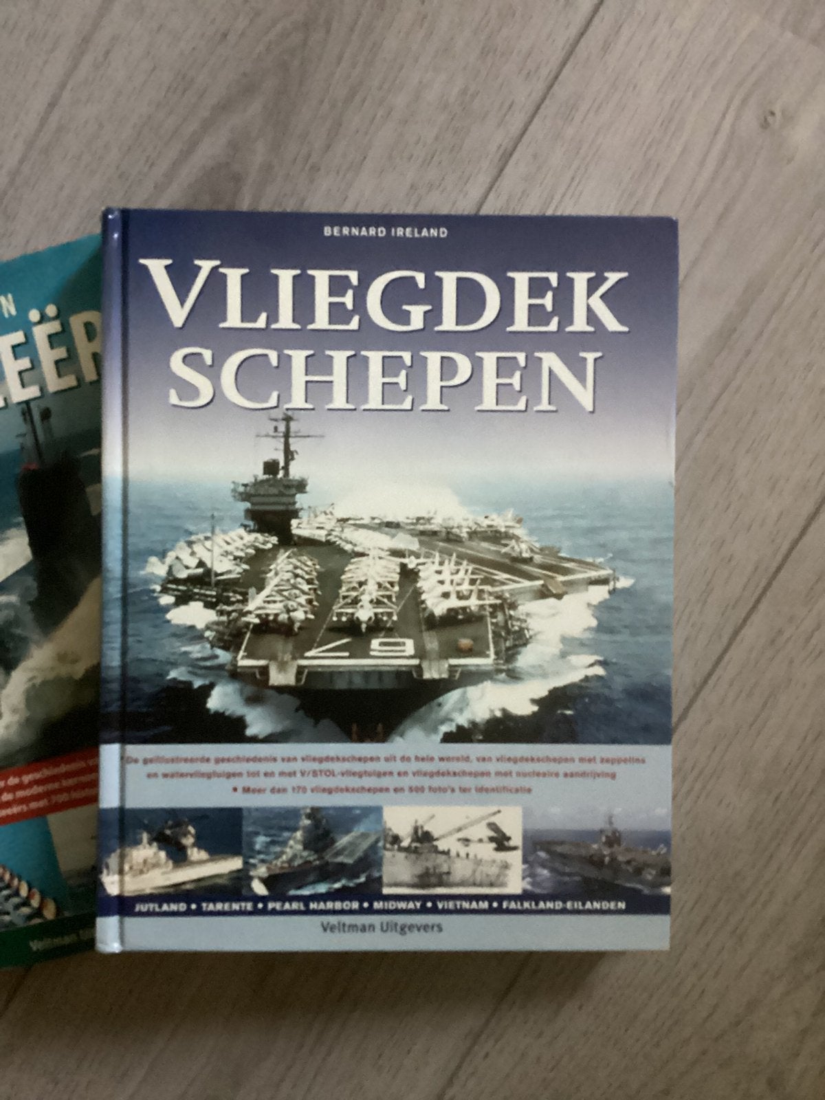 Vliegdekschepen slagschepen en onderzeeboten boeken, Verzamelen, Ophalen of Verzenden, Zo goed als nieuw, Boek of Tijdschrift