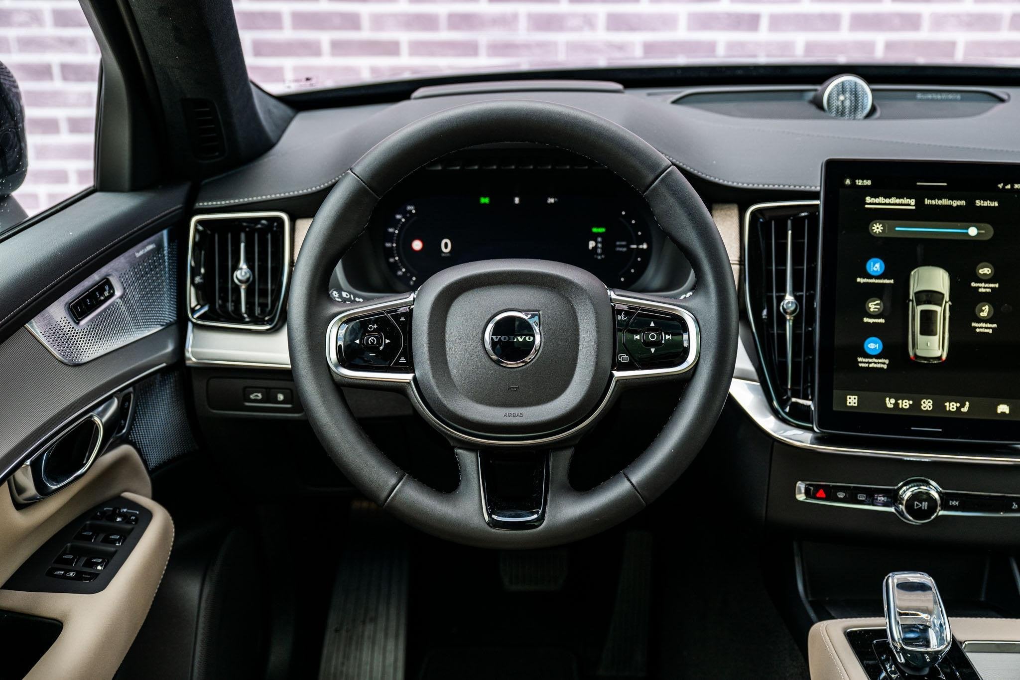 Volvo XC90 T8 Plug-in hybrid AWD Ultra Dark Exec. Ed. | Grat, 12 maanden, Gebruikt, Vierwielaandrijving, Hybride Elektrisch/Benzine