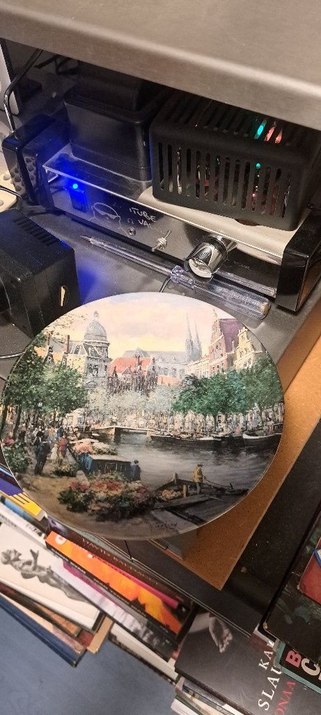 Mosa 'De Amsterdamse Bloemengracht' sierbord (Z257-122), Ophalen of Verzenden, Zo goed als nieuw