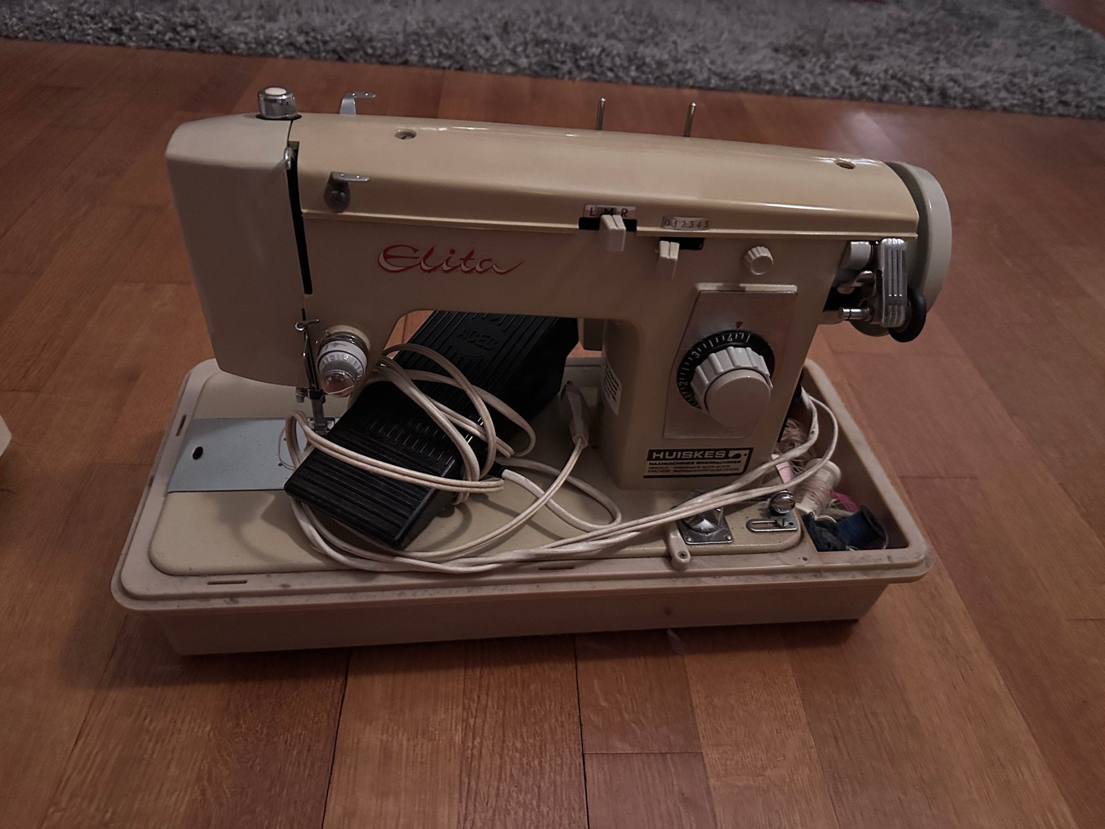 Elita Naaimachine - Vintage Model met Voetpedaal, Ophalen, Gebruikt, Naaimachine, Overige merken