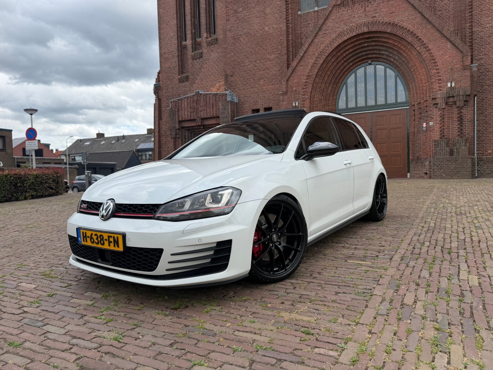 Volkswagen Golf 2.0 TSI Performance|DSG|ACC|PANO|HISTORIE, Auto's, Stof, Zwart, 4 cilinders, 1984 cc