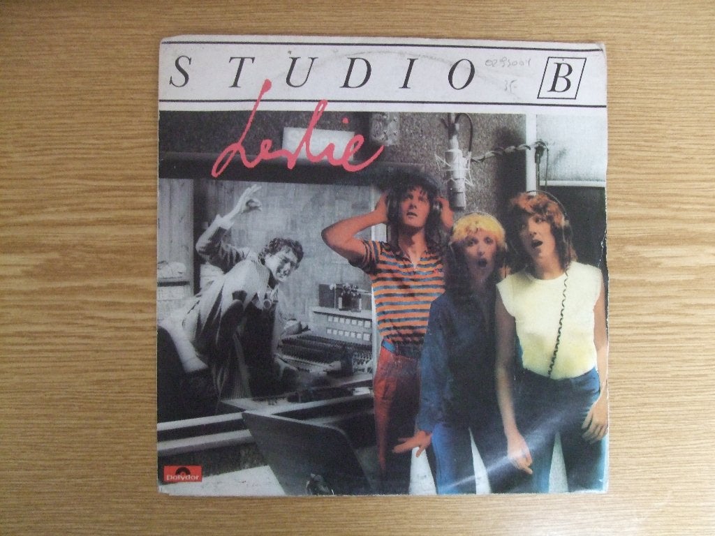 LESLIE     STUDIO B / TICKET DE QUAI, 7 inch, Ophalen of Verzenden, Zo goed als nieuw, R&B en Soul