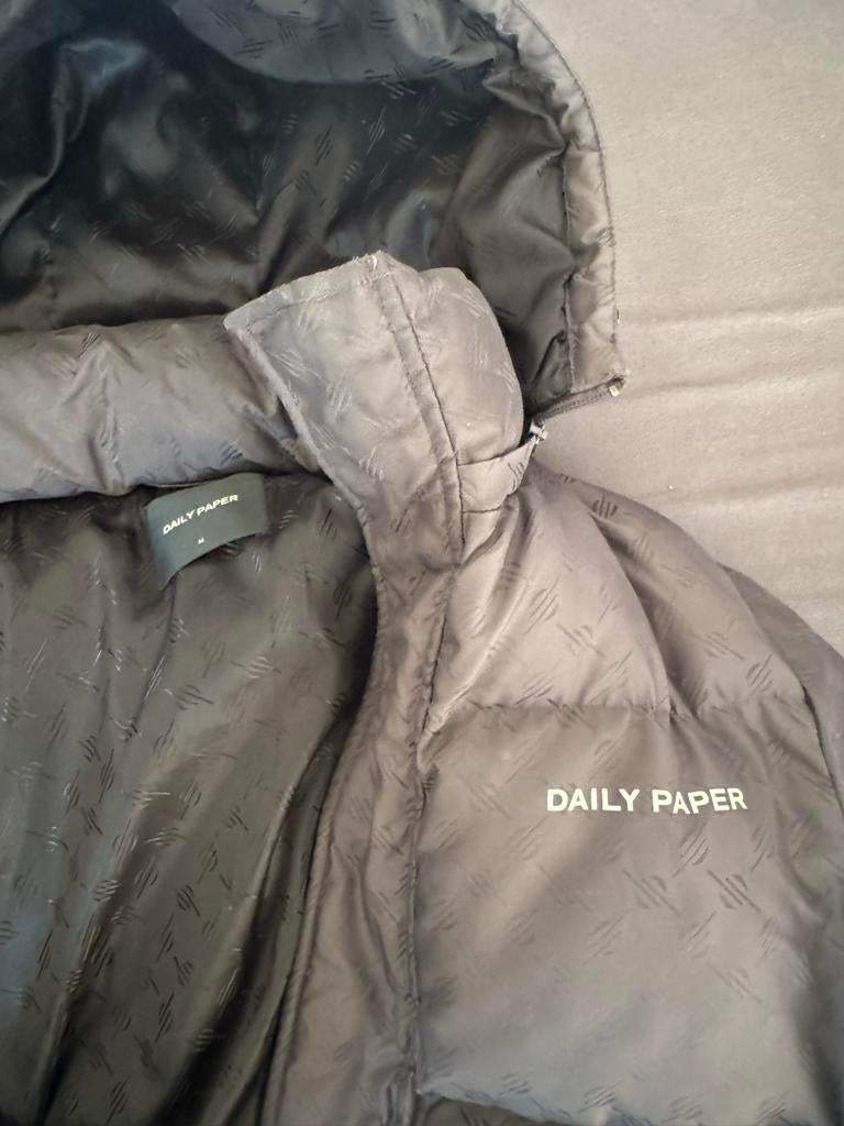 Daily Paper Puffer Jas, Kleding | Heren, Jassen | Winter, Zo goed als nieuw, Maat 48/50 (M), Grijs, Ophalen of Verzenden