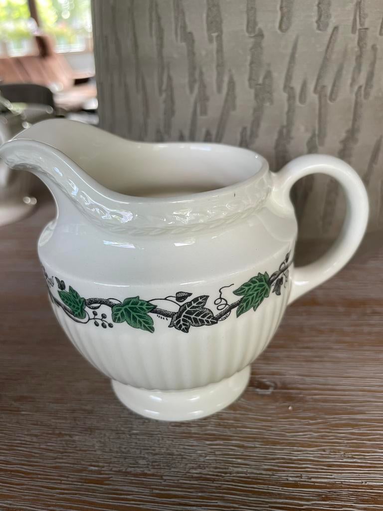 Wedgewood melk en suikerpot Stratford, Huis en Inrichting, Keuken | Servies, Gebruikt, Overige typen, Ophalen of Verzenden, Wedgwood