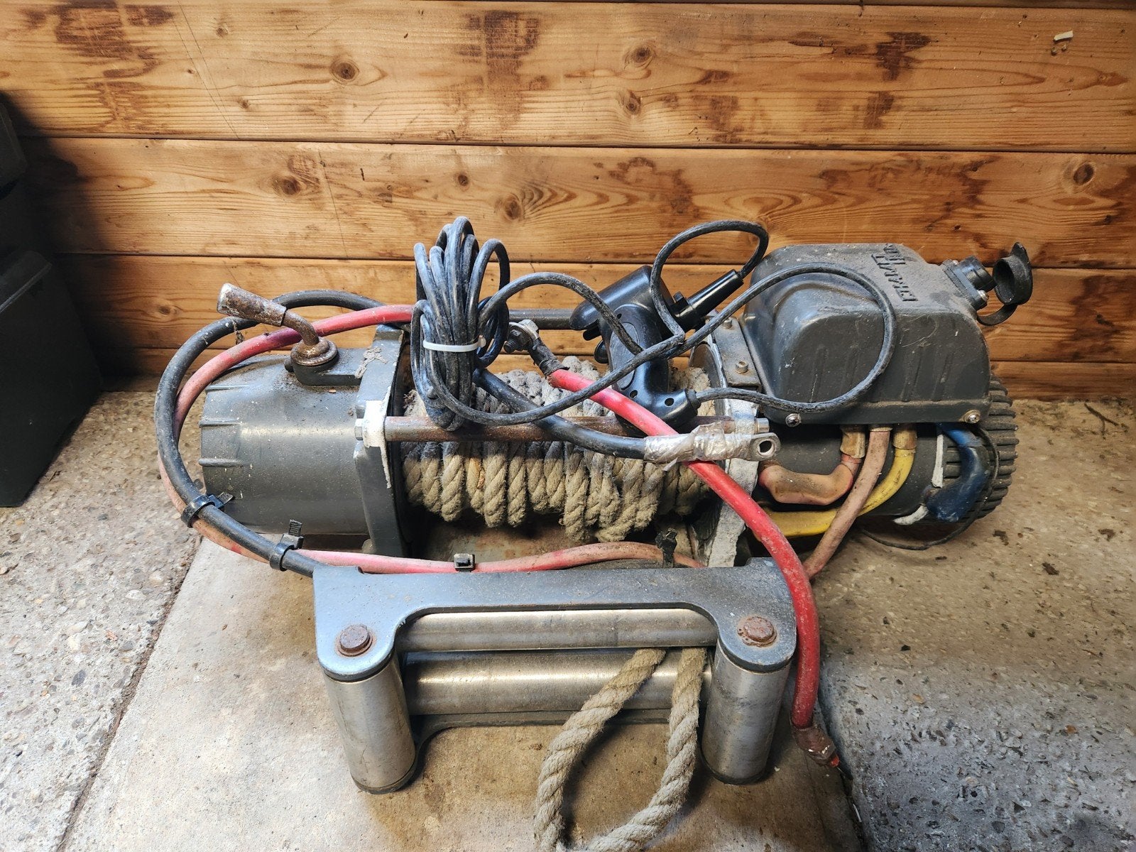 Dikke elektrische lier - Werkend, Doe-het-zelf en Verbouw, Lieren en Takels, Ophalen of Verzenden, Gebruikt, Elektrisch