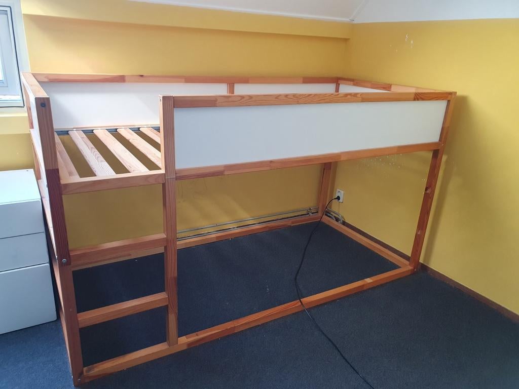 Kura van Ikea .Stevig houten hoogslaper met lattenbodem., Ophalen, Gebruikt, Hoogslaper