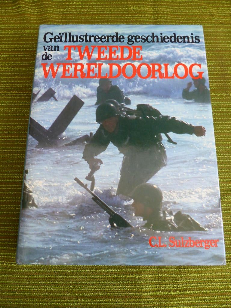 Boek over WO2 (O1), Tweede Wereldoorlog, Verzenden, Zo goed als nieuw, C. L. Sulzberger