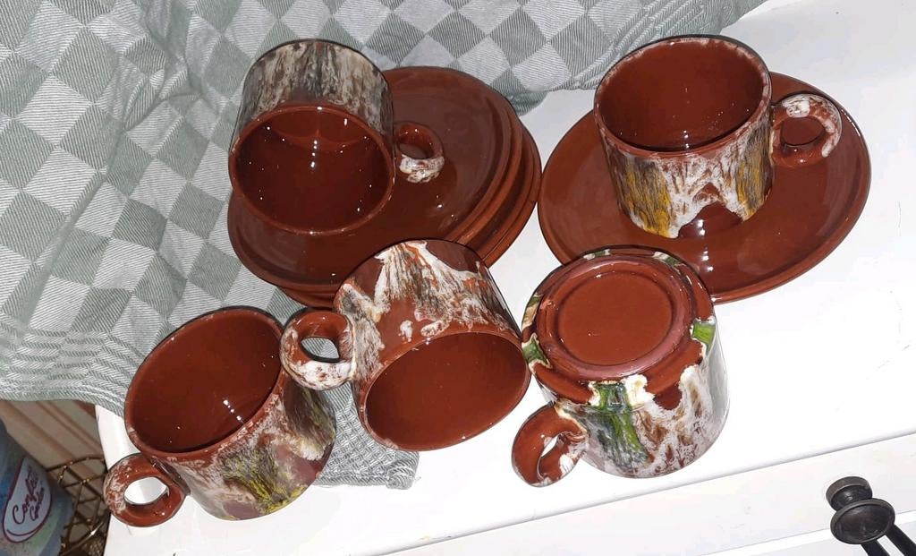 Vintage Bulgaars keramisch Troyanstyle kop & schotels., Ophalen of Verzenden
