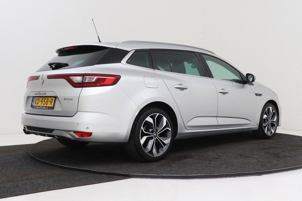 Renault Mégane Estate 1.2 TCe GT-Line | 29.000 KM! | Camera, Voorwielaandrijving, 4 cilinders, Leder en Stof, 132 pk