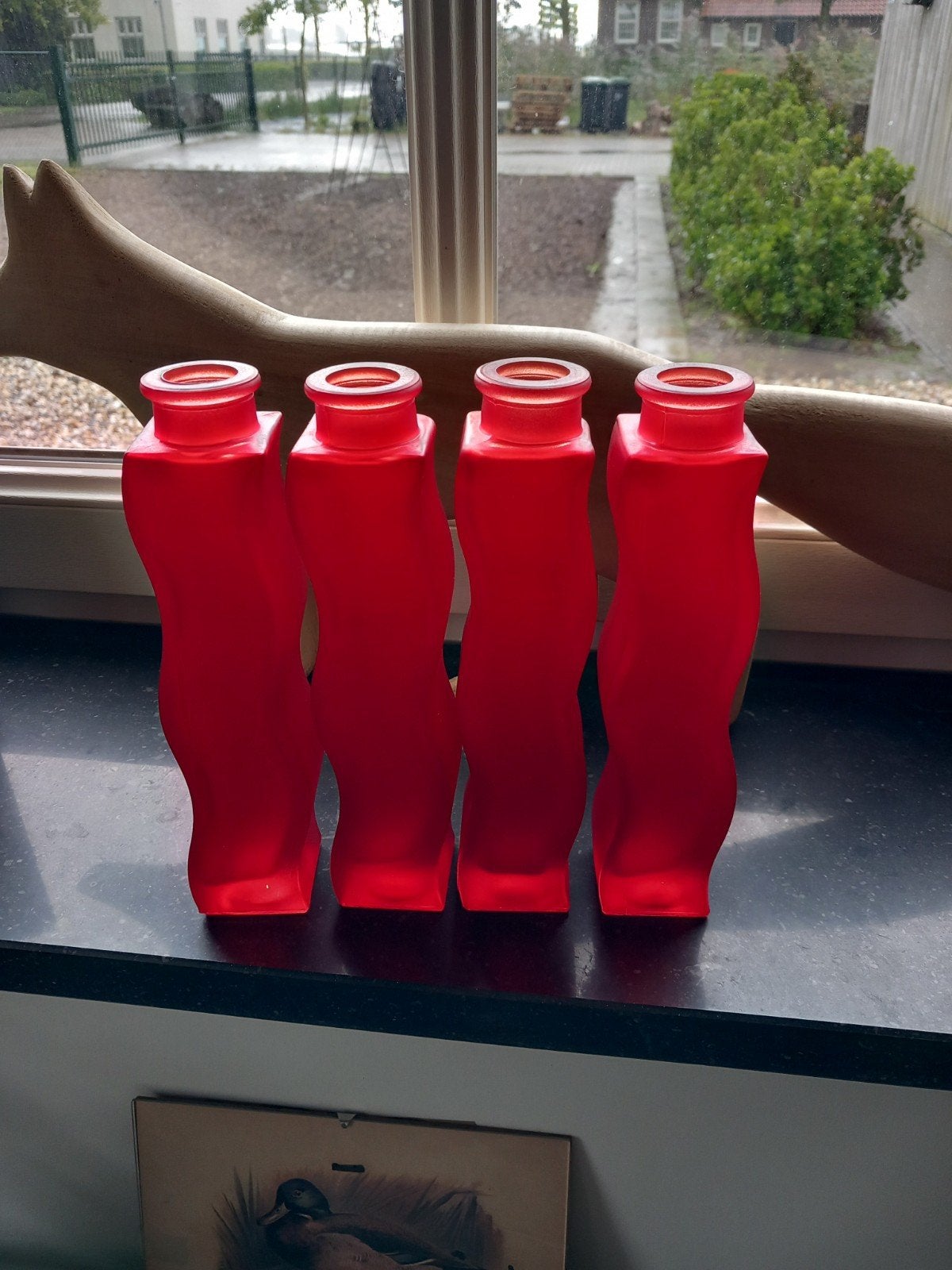 Vier schattige Ikea Vaasjes., Huis en Inrichting, 21 cm, Ophalen of Verzenden, Rood, Glas