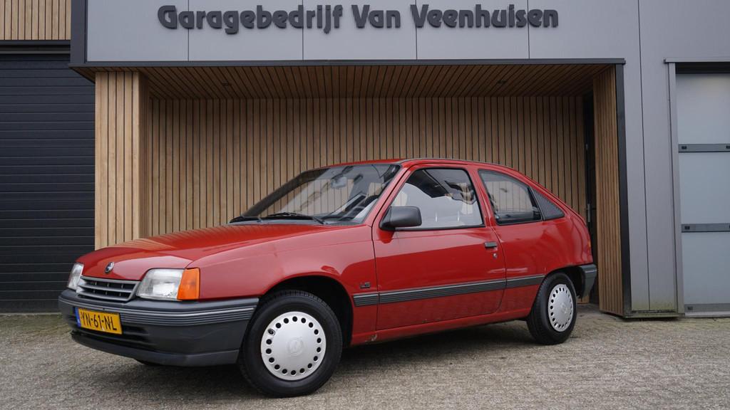 Opel Kadett 1.4i 60pk L 3Drs Origineel 1 Familie eigenaar! *, Voorwielaandrijving, Stof, Gebruikt, 4 cilinders