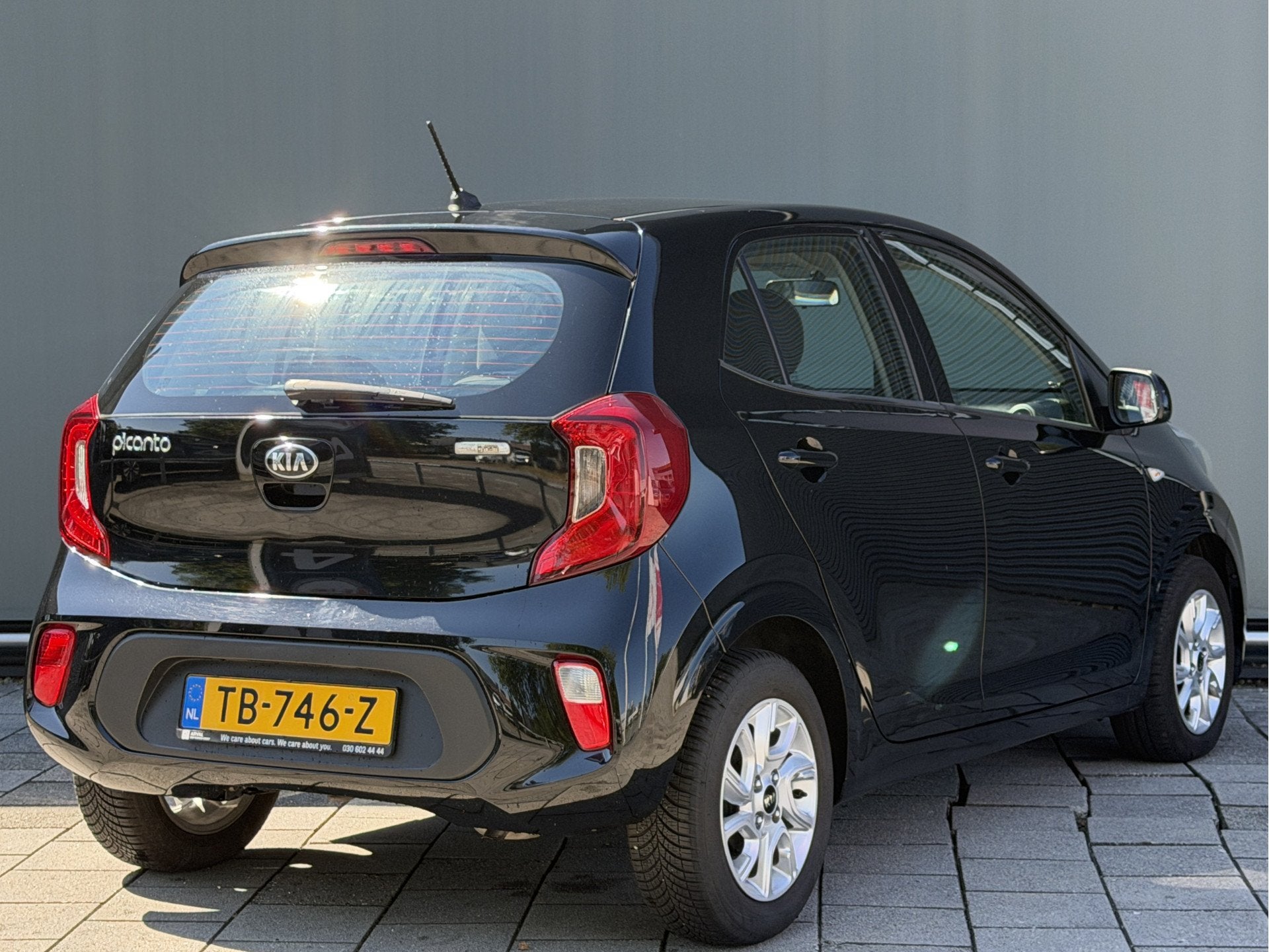 Kia Picanto BWJ 2018 | 1.0 67PK PlusLine | AIRCO | LICHTMETA, Auto's, Voorwielaandrijving, Gebruikt, 4 stoelen, Zwart