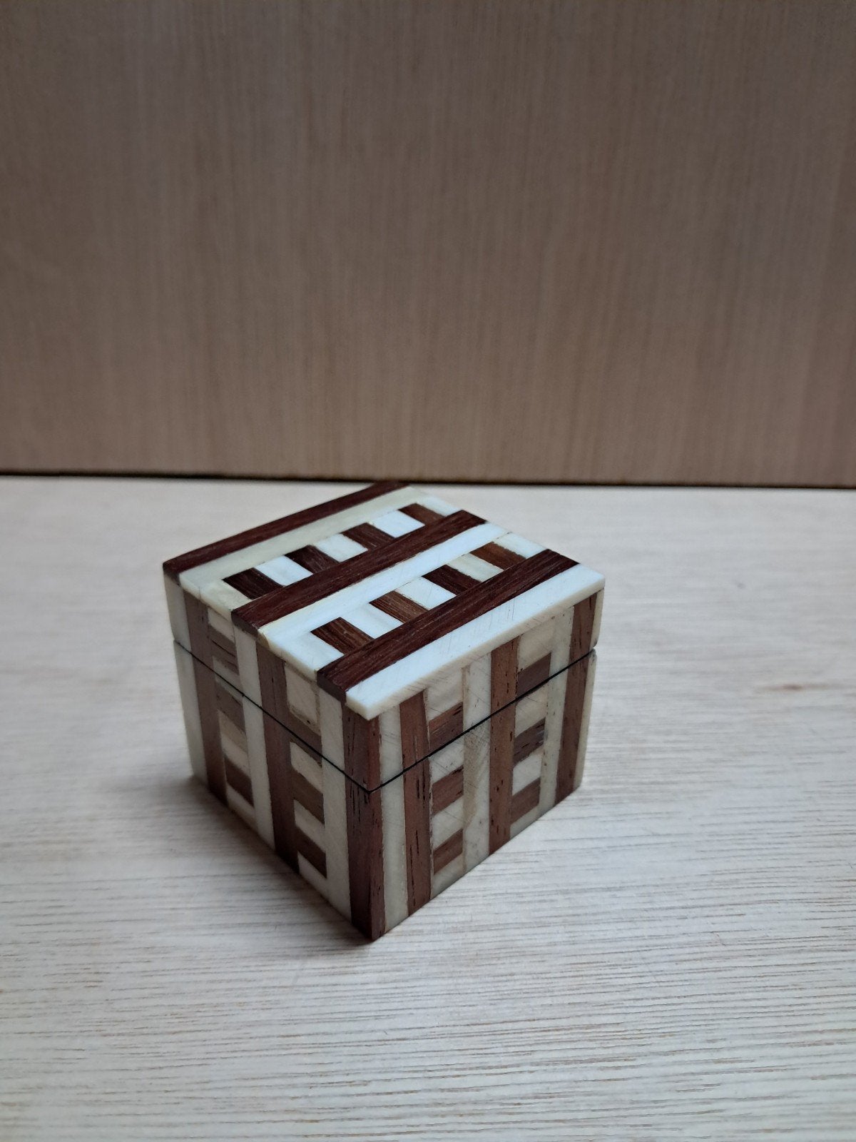 Handgemaakt doosje met bot inlegwerk, Antiek en Kunst, Ophalen of Verzenden