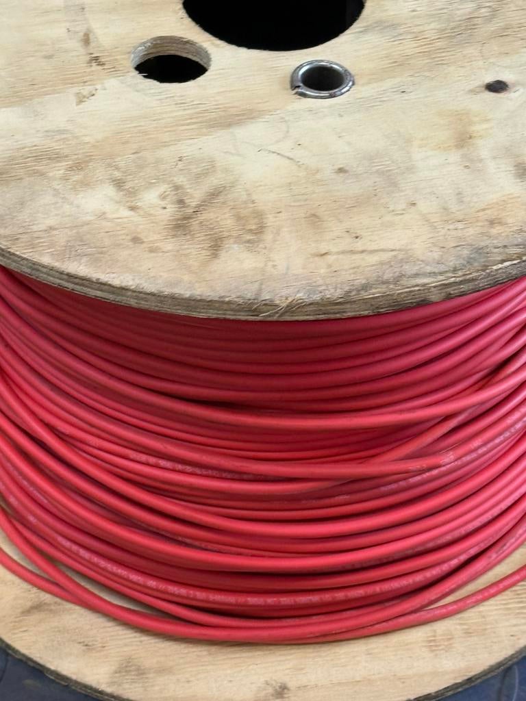 Volle rol rode solarkabel 6 mm² – H1Z2Z2-K – ca. 500 meter, Ophalen, Zo goed als nieuw, Kabel of Snoer