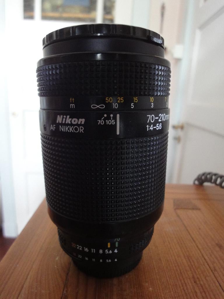 Nikon AF NIKKOR 70-210mm F4-5.6 zoomlens, Ophalen of Verzenden, Zo goed als nieuw, Telelens, Zoom