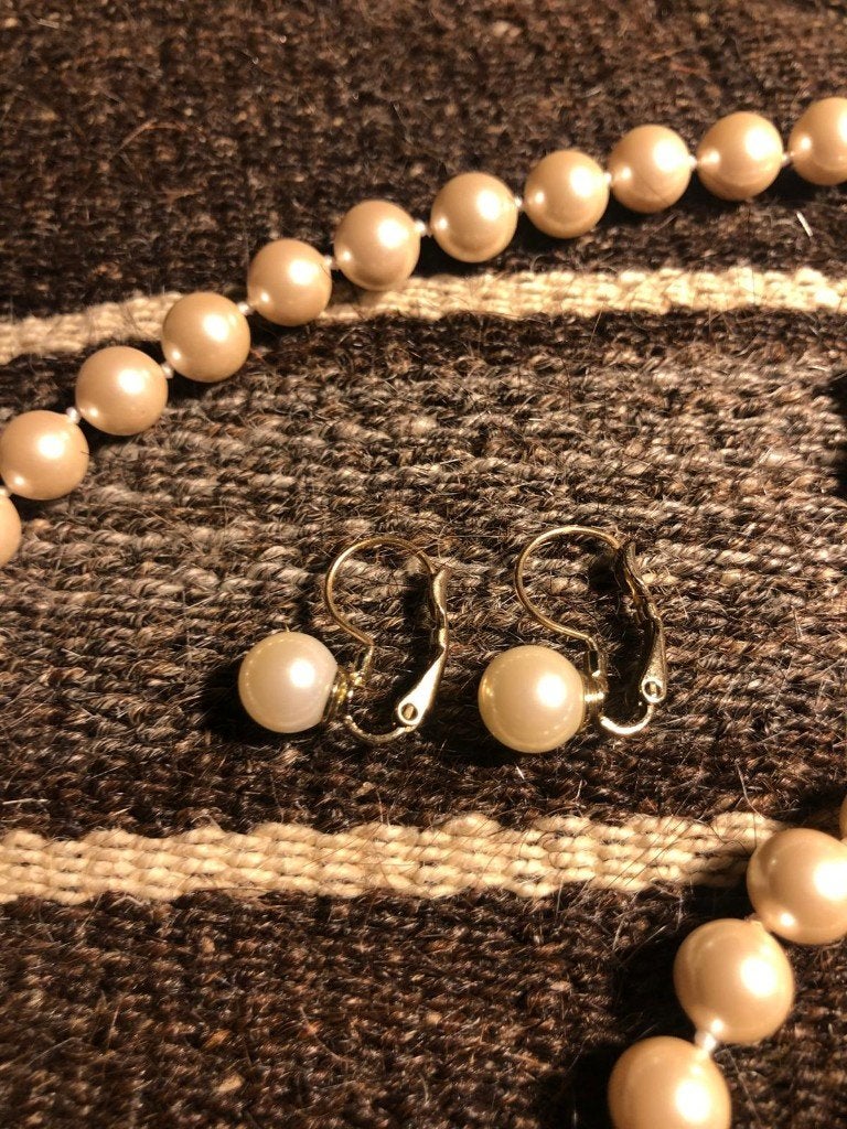 Monet ketting armband oorbellen faux parels, Ophalen of Verzenden, Gebruikt, Overige kleuren, Overige materialen