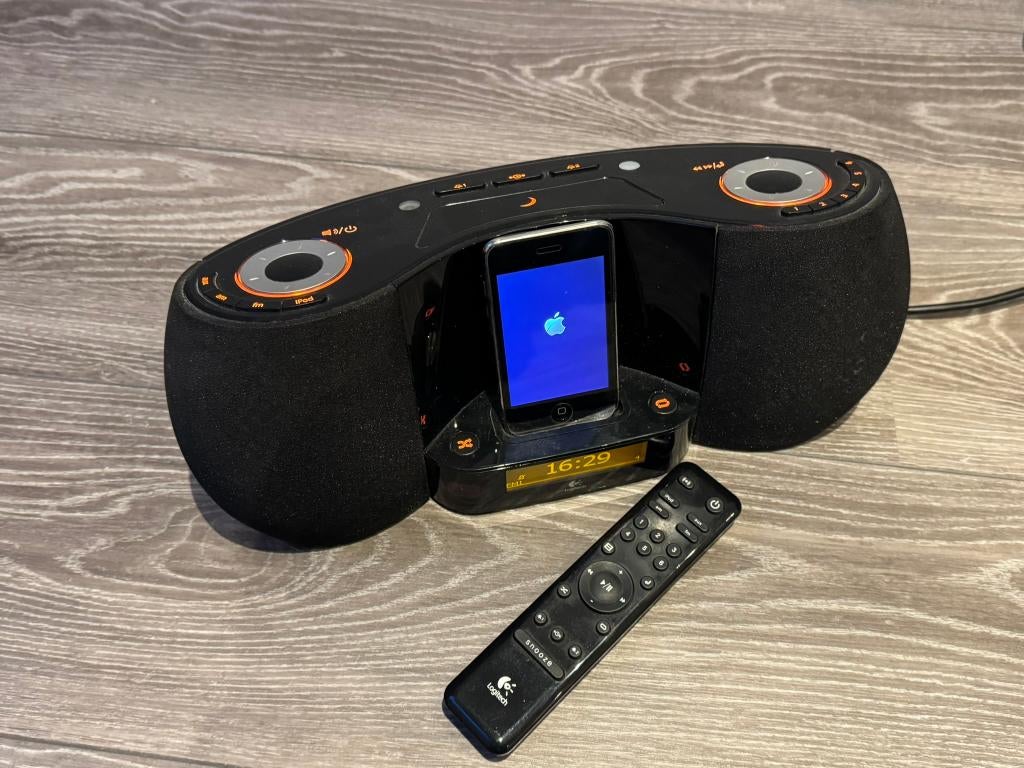 Logitech Pure-Fi Dream, inclusief iPod 8gb, Gebruikt, Overige typen, Minder dan 60 watt, Ophalen