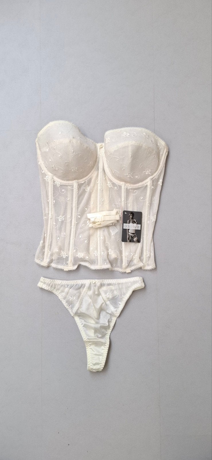 Complete bruidslingerie set Dominique Ivoor - maat 75F/M, Dominique, Ophalen of Verzenden, Wit, Setje