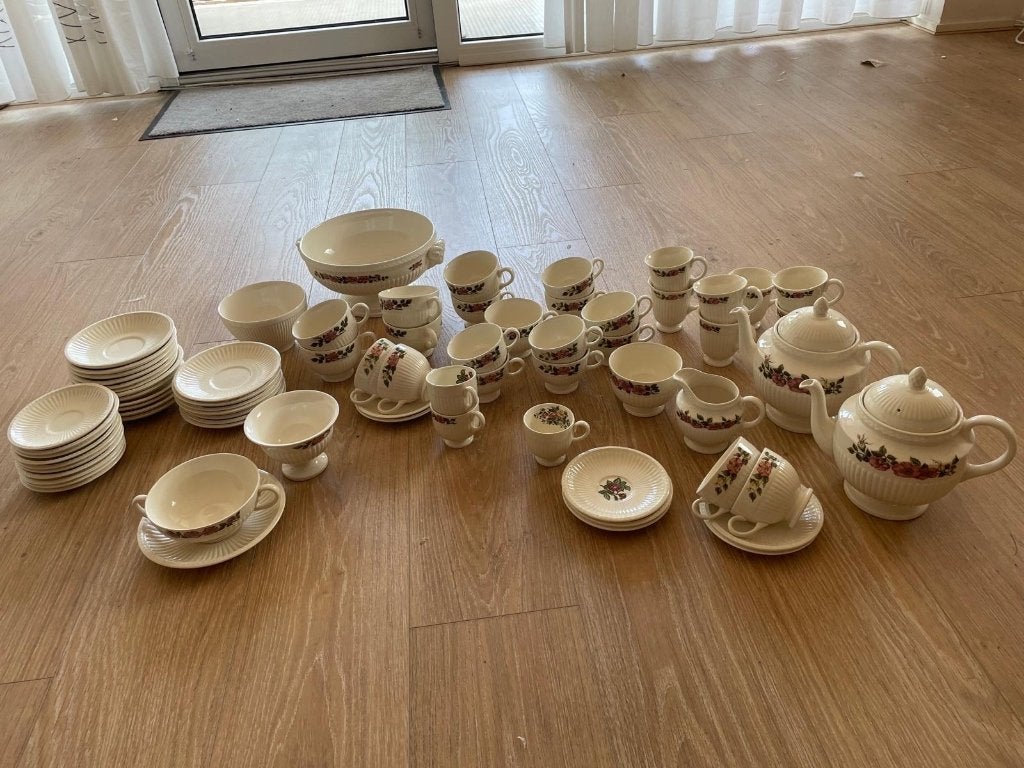 Wedgwood servies in de serie Briar Rose, Ophalen, Zo goed als nieuw